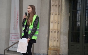 Protest Młodzieżowego Strajku Klimatycznego na rynku w Katowicach (3)