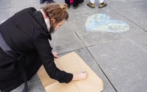 Protest Młodzieżowego Strajku Klimatycznego na rynku w Katowicach (7)