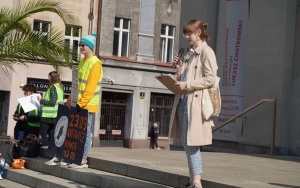 Protest Młodzieżowego Strajku Klimatycznego na rynku w Katowicach (20)