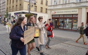 Protest Młodzieżowego Strajku Klimatycznego na rynku w Katowicach (17)