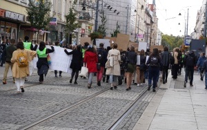 Protest Młodzieżowego Strajku Klimatycznego na rynku w Katowicach (20)