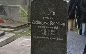 Odnowiony nagrobek prof. Zacharjasza Bornsteina (14)