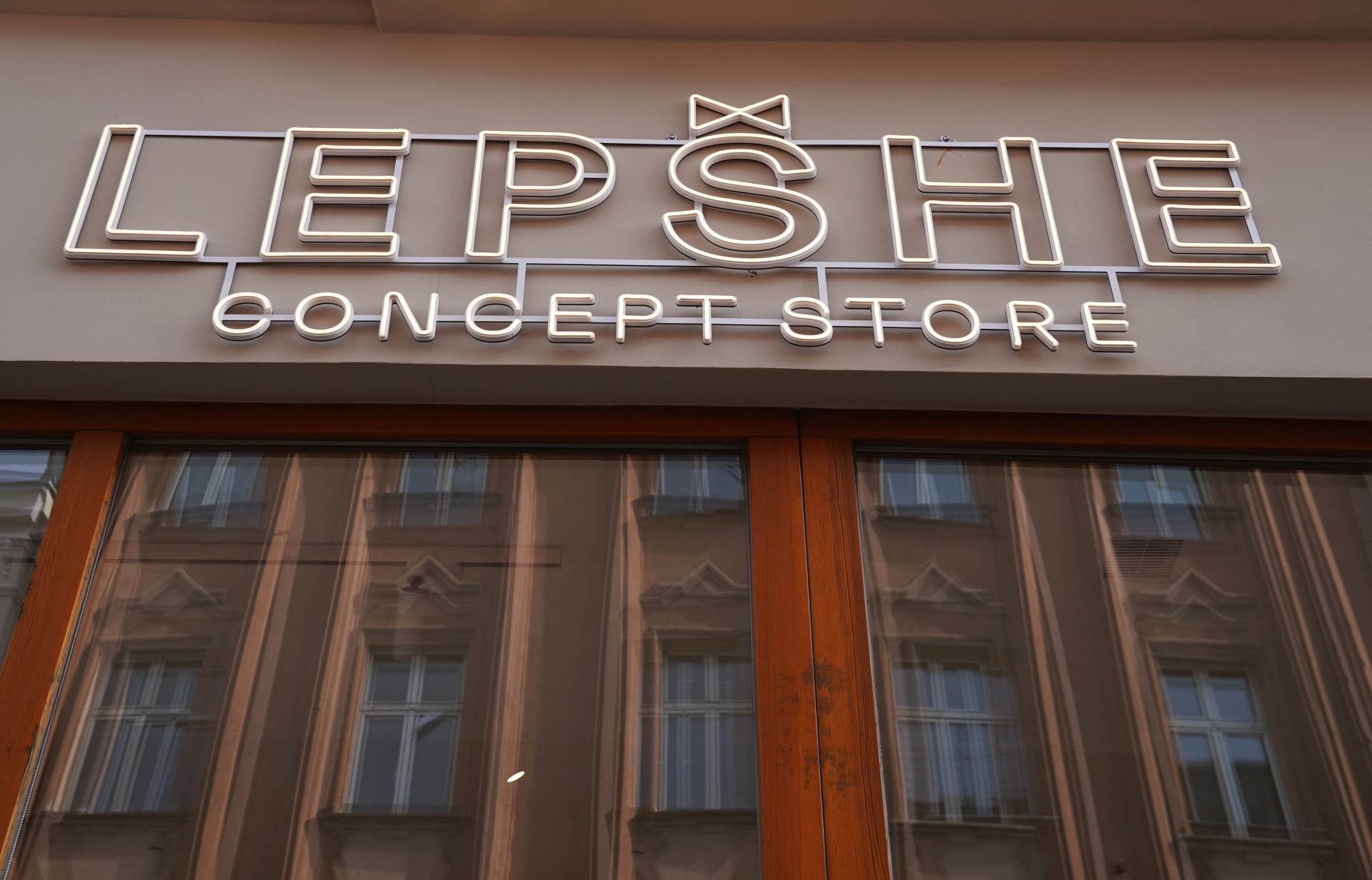 Lepshe Concept Store i jego właściciel Krzysztof Strańczyk