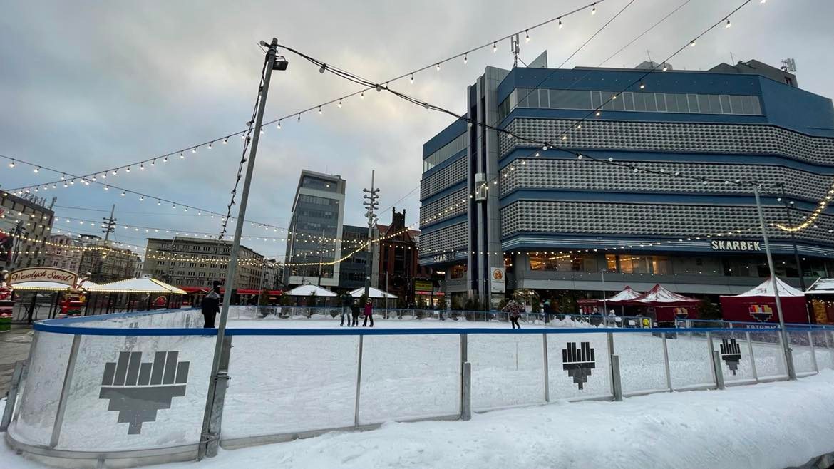 Fot. Olga Krzyżyk. Walentynki na lodowisku? MOSiR Katowice zaprasza do wspólnej zabawy