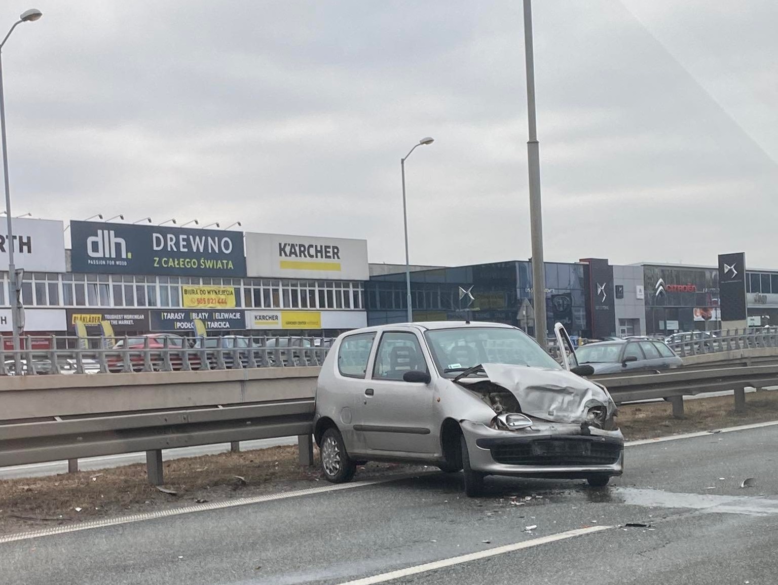 wypadek dk 86 al. roździeńskiego katowice