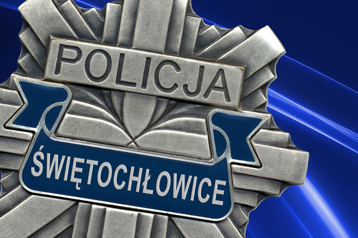 policyjna odznaka z napisem policja świętochłowice