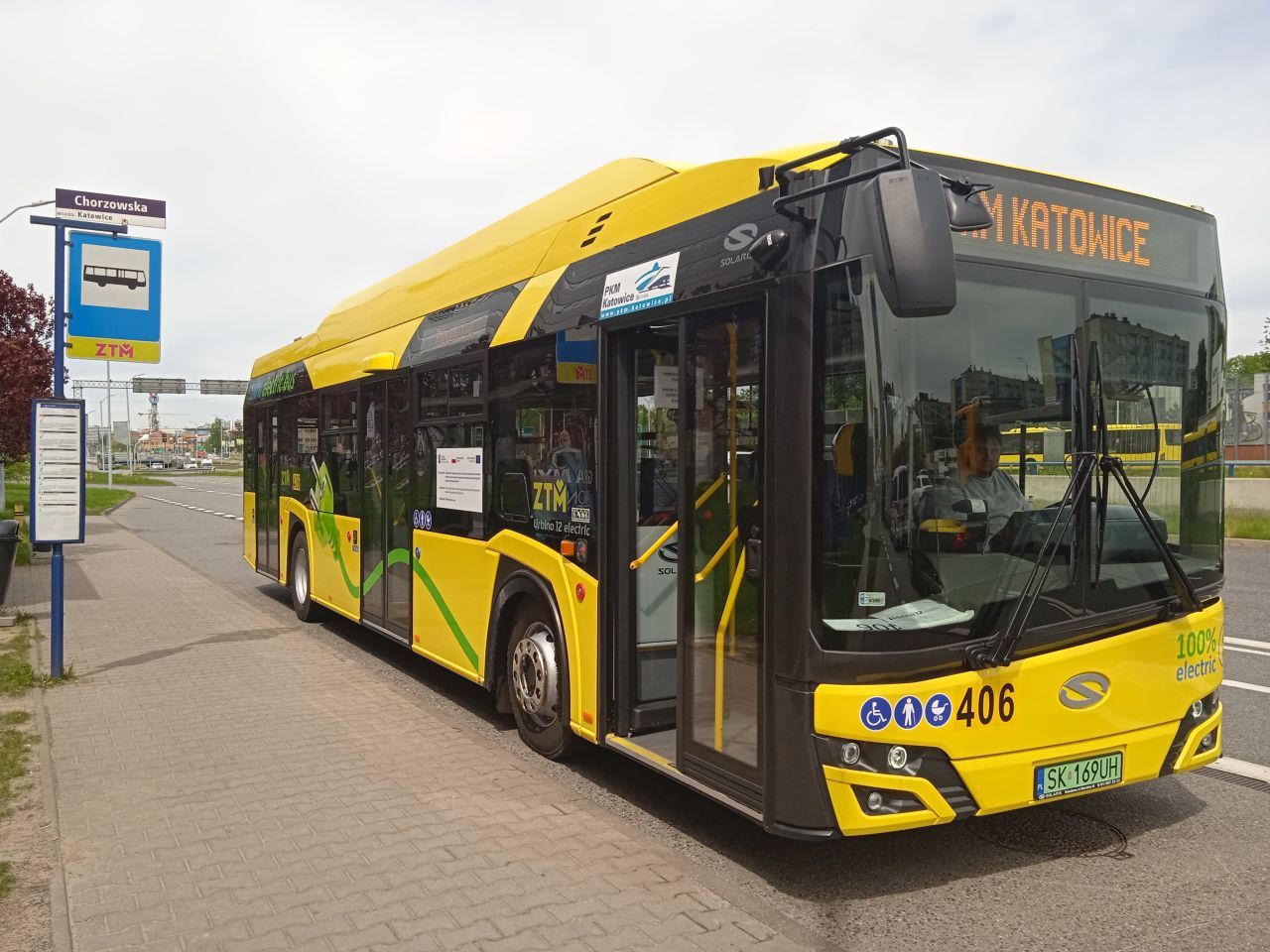 autobusy elektryczne żółte